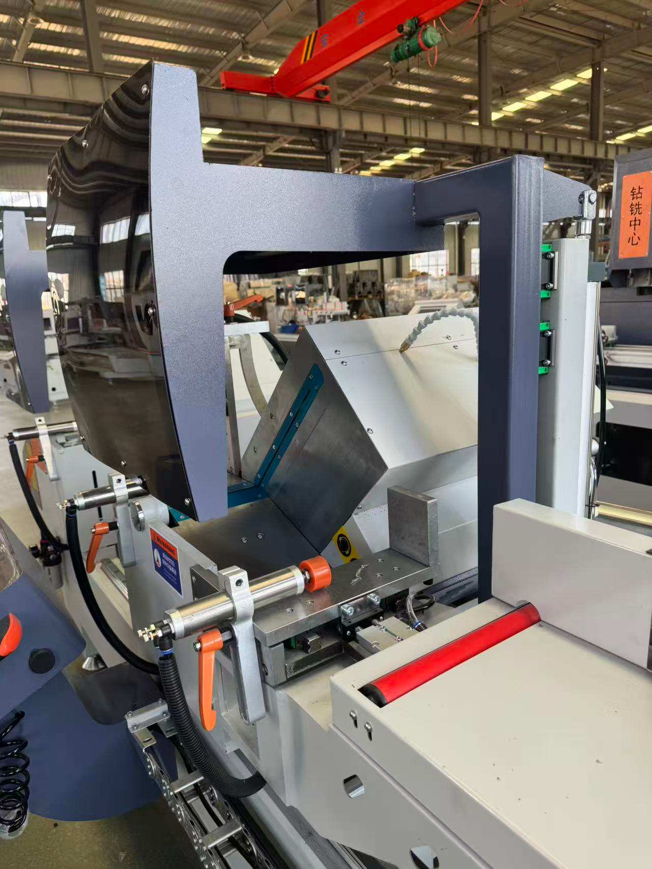 550 CNC сыртқа бұралмалы үлкен көлемді өндіруге арналған кескіш ара, 45°/90°