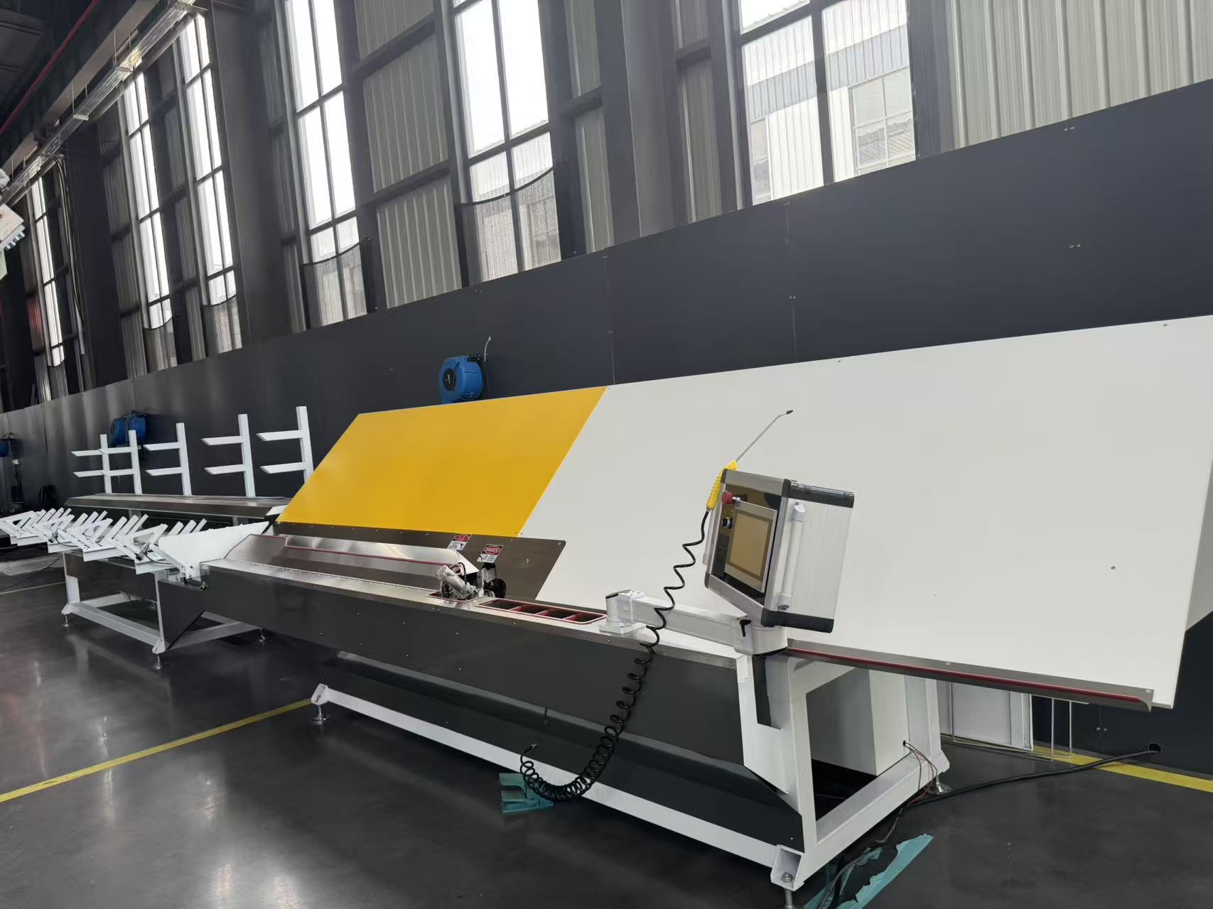 Оқшаулағыш шыныға арналған дәлме-дәл CNC алюминий аралық иілу машинасы